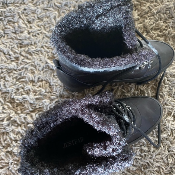 Warm wedges for stylish Canadian evenings. - Picture 3 of 4